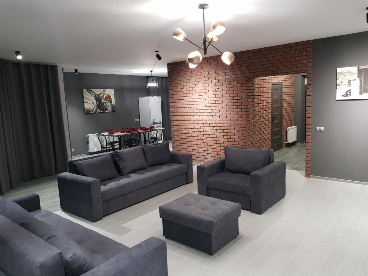 Uzhorod 3 Room Lovely House Экстерьер фото